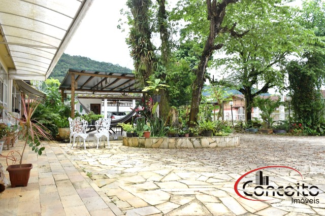 Maravilhosa Casa com 8 suítes!