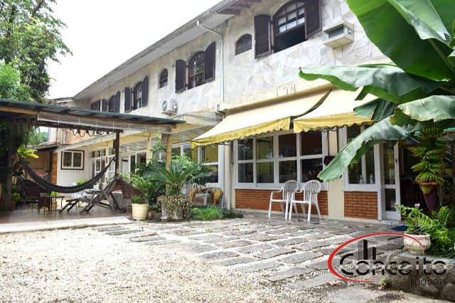 Maravilhosa Casa com 8 suítes!