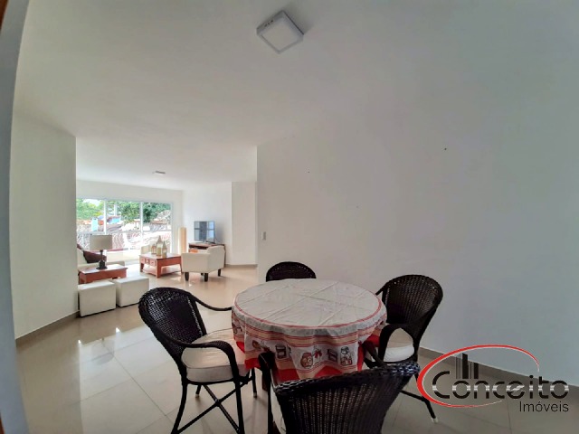 Amplo apartamento com 3 dormitórios!
