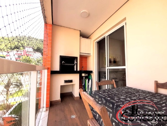 Apartamento com 3 dormitórios Próximo da Praia!