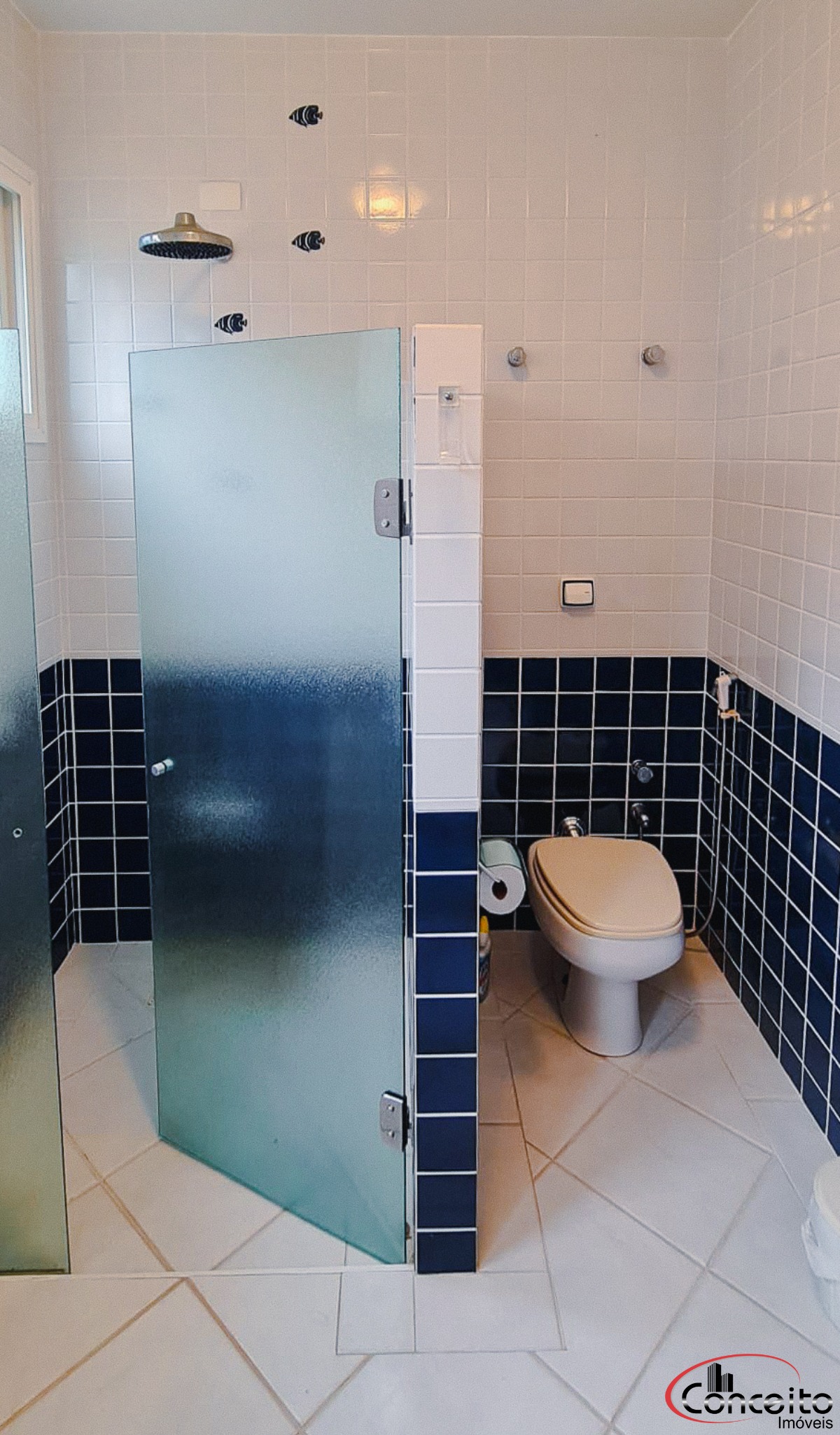 Excelente casa em condomínio fechado!
