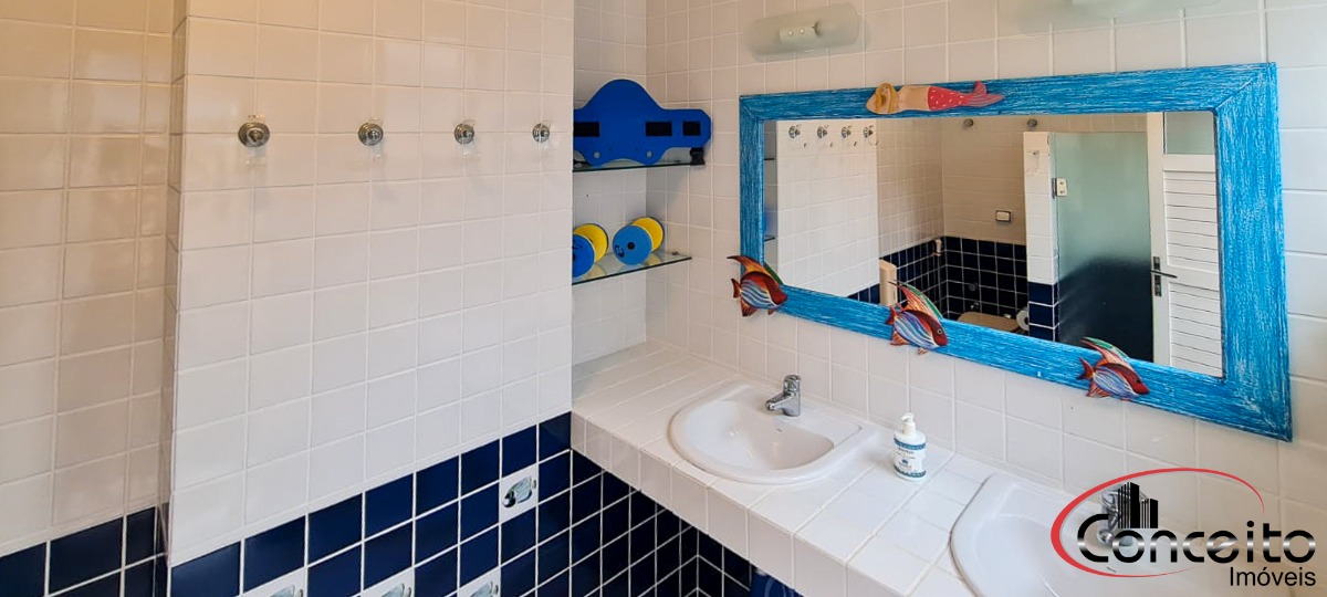 Excelente casa em condomínio fechado!