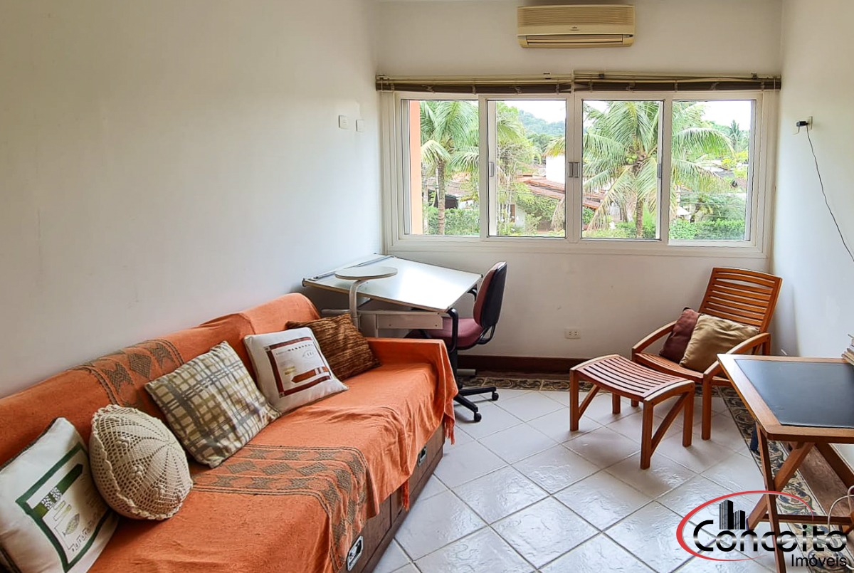 Excelente casa em condomínio fechado!