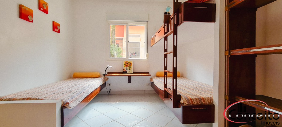 Excelente casa em condomínio fechado!