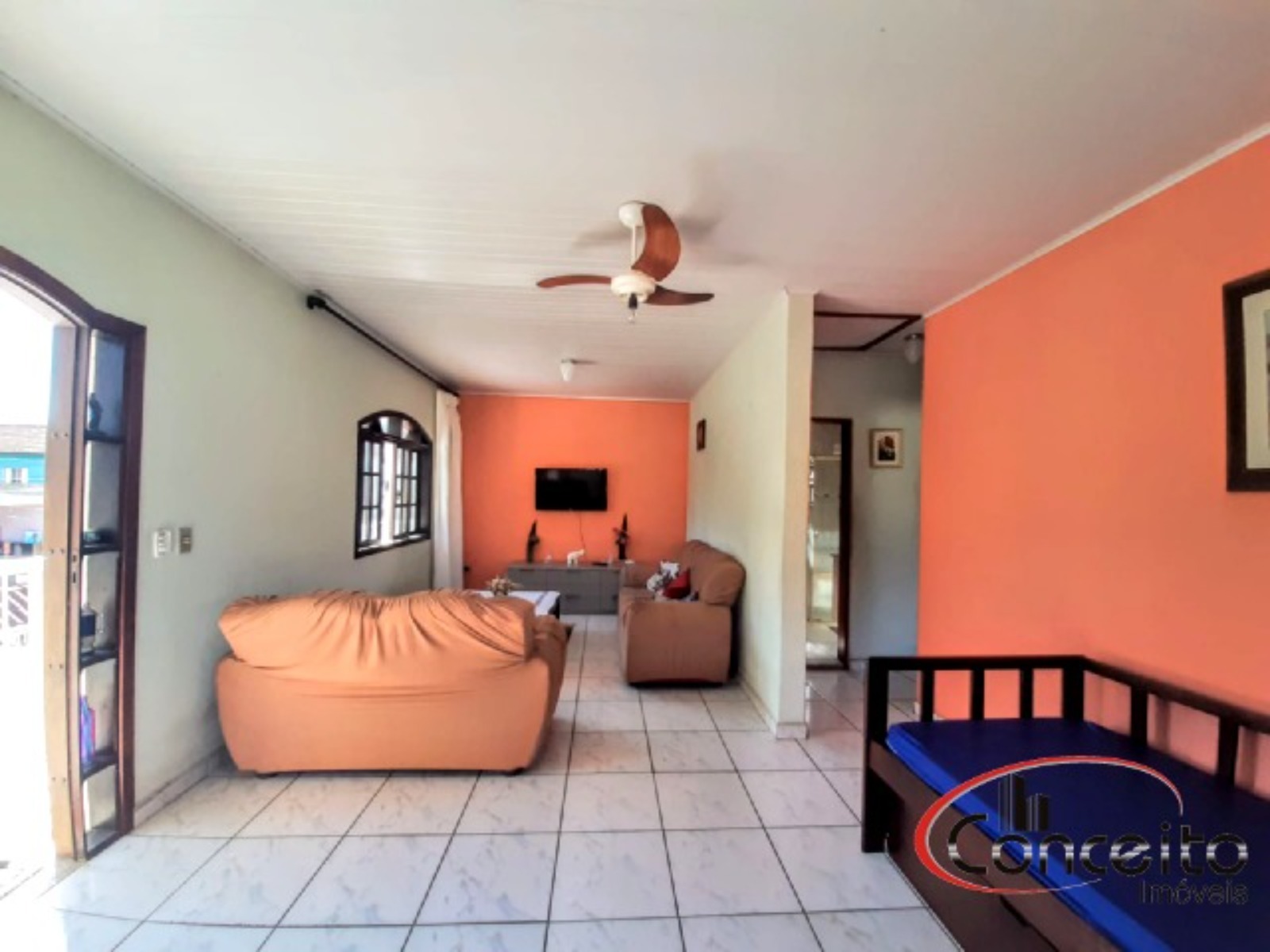 Sobrado com edícula em ótima localização!
