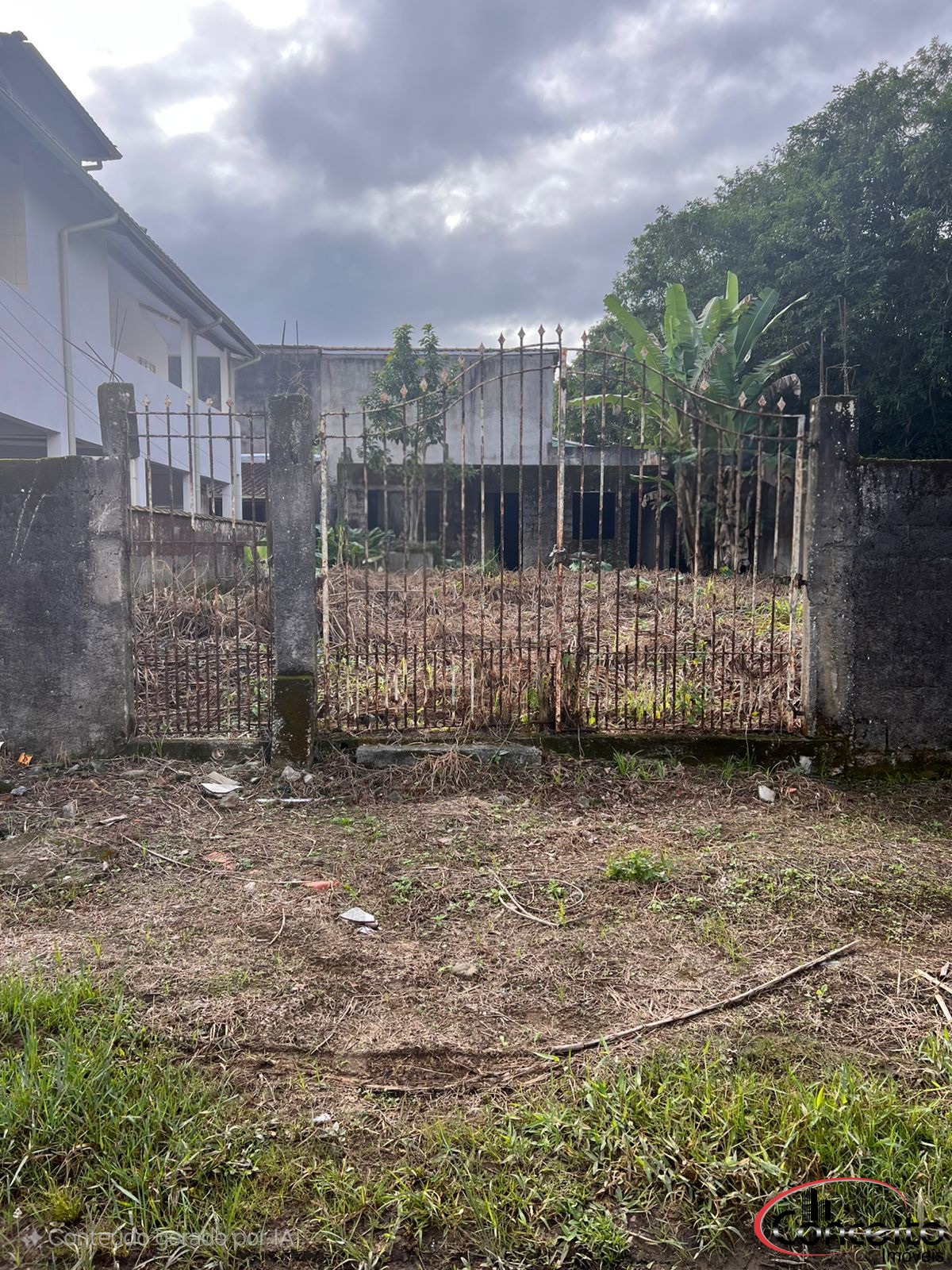 Terreno com 300m² de Esquina!