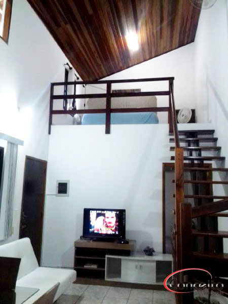 Casa com 2 suítes! Bem localizada!