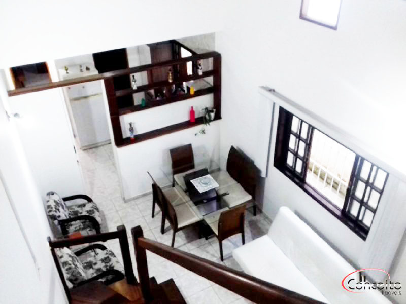 Casa com 2 suítes! Bem localizada!