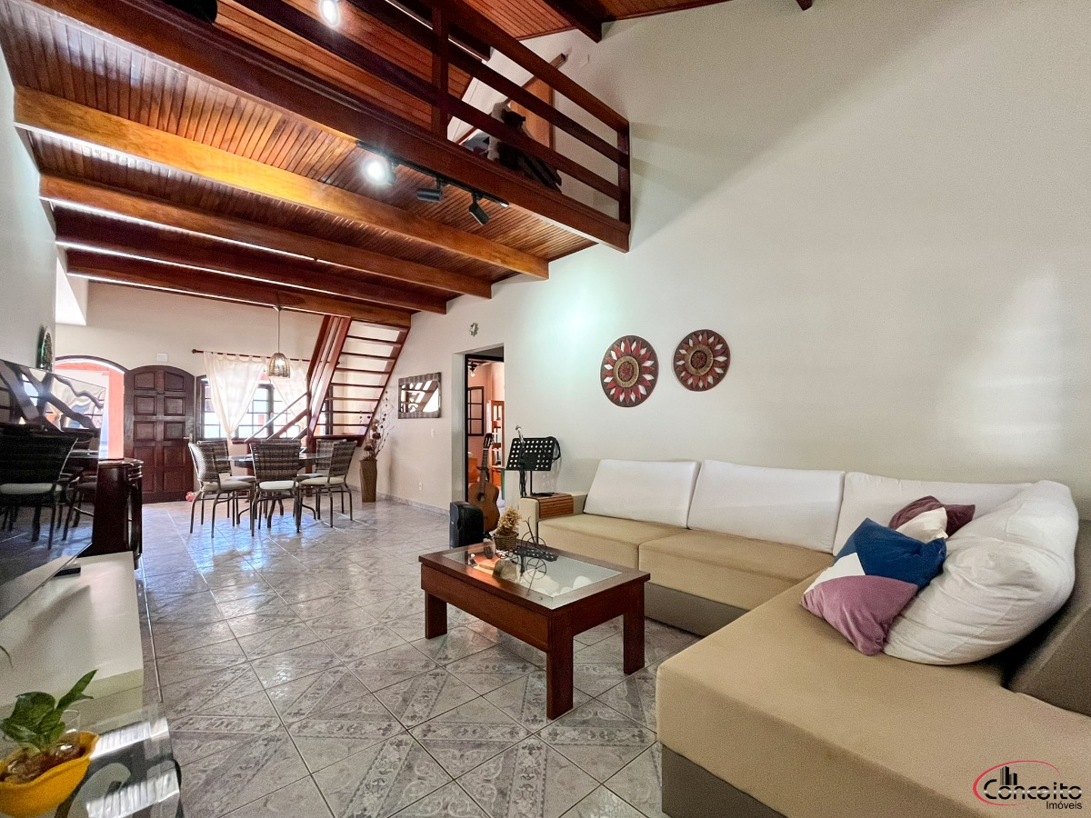 Linda casa em região nobre com 5 dormitórios e belíssima áre - foto 7