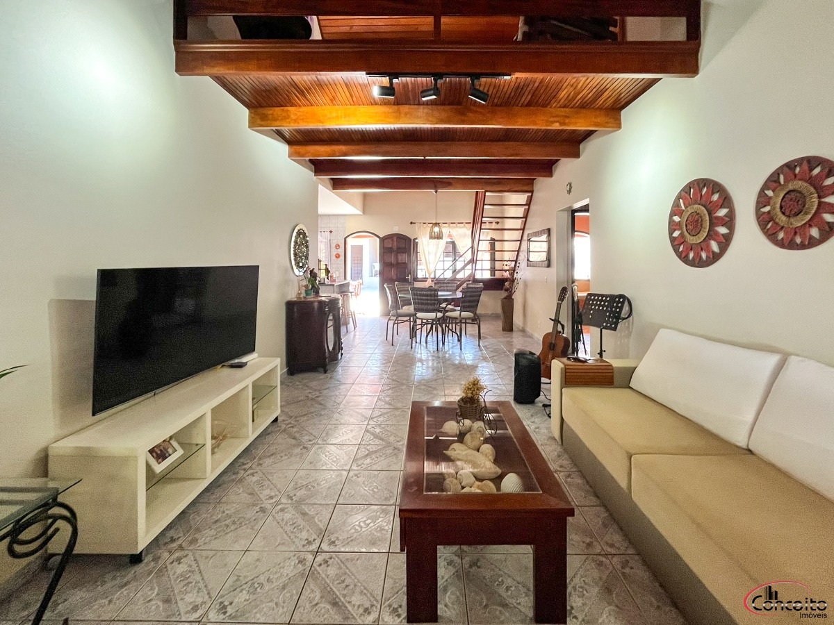 Linda casa em região nobre com 5 dormitórios e belíssima áre - foto 6