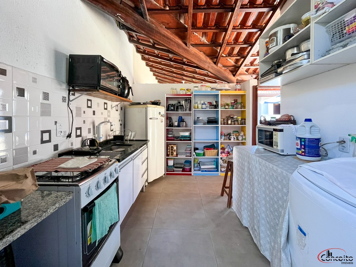 Linda casa em região nobre com 5 dormitórios e belíssima área de lazer.