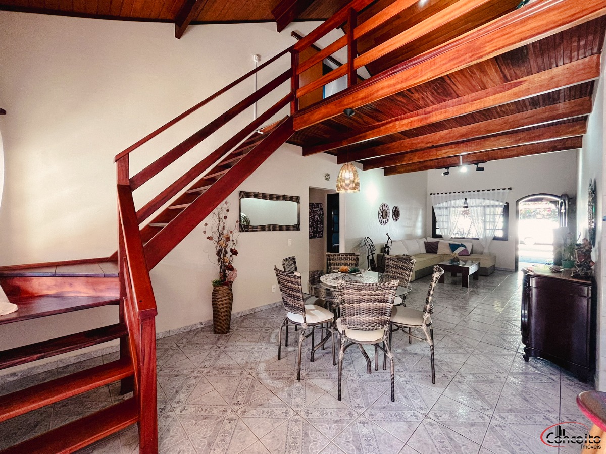 Linda casa em região nobre com 5 dormitórios e belíssima áre - foto 10