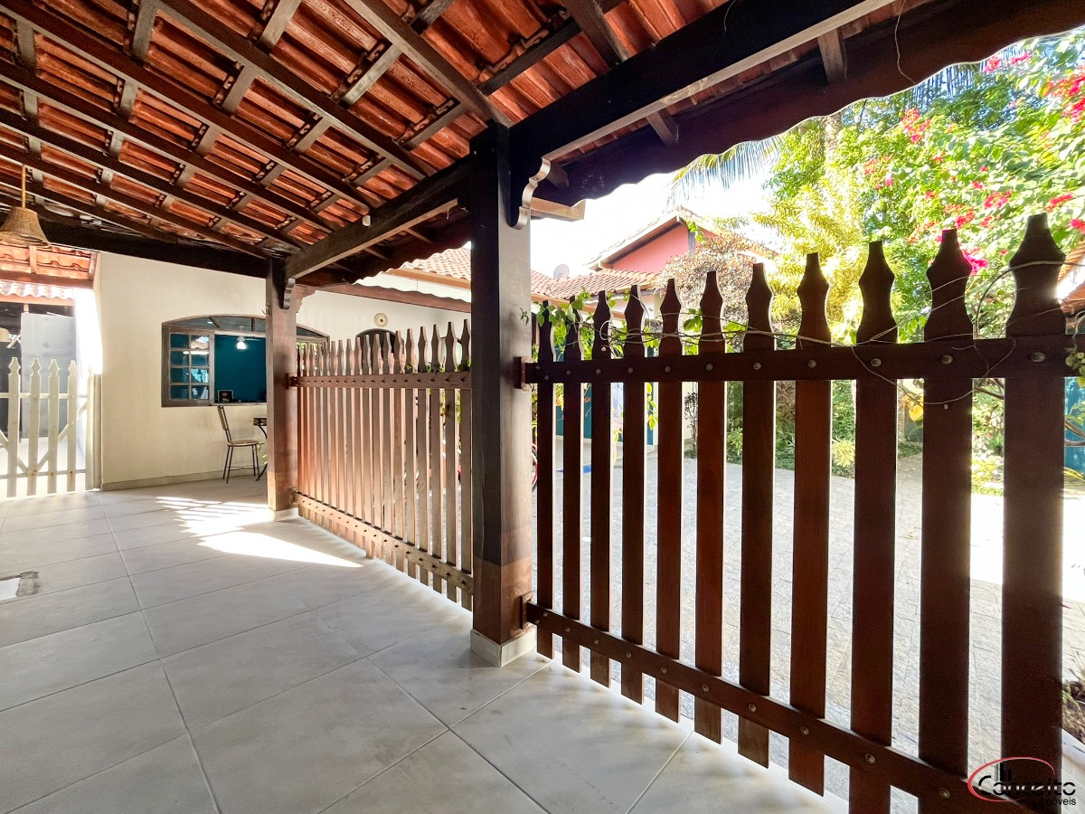 Linda casa em região nobre com 5 dormitórios e belíssima área de lazer.