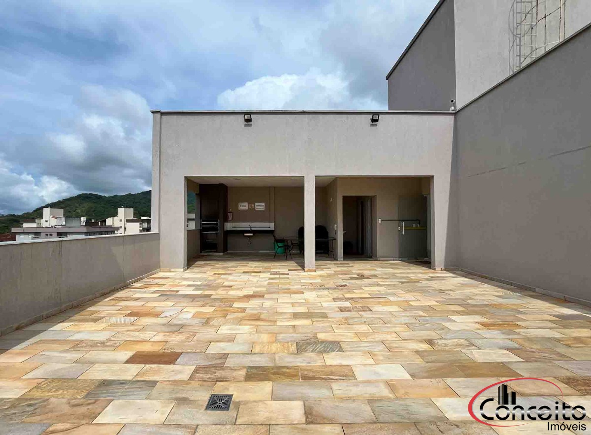 Studio Todo Mobiliado! Ótima Localização!