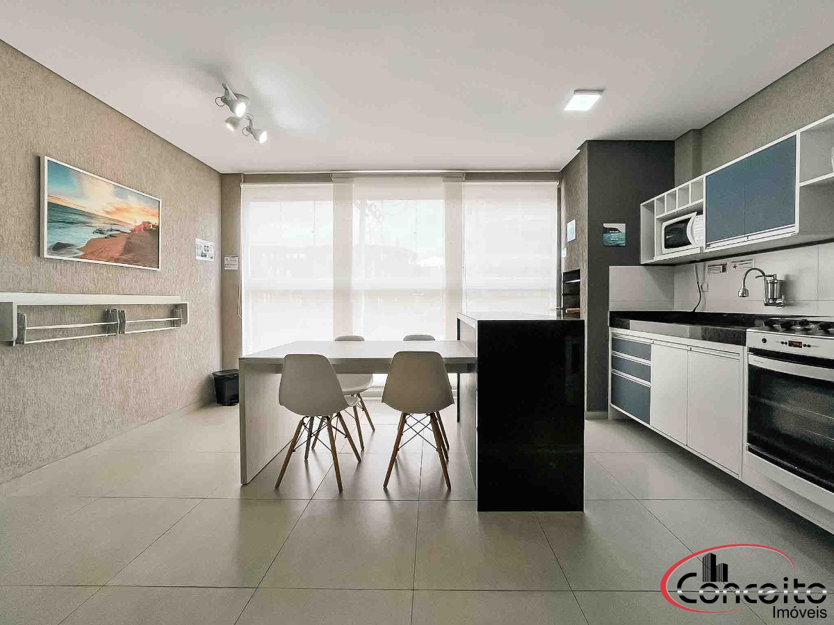 Studio Todo Mobiliado! Ótima Localização!