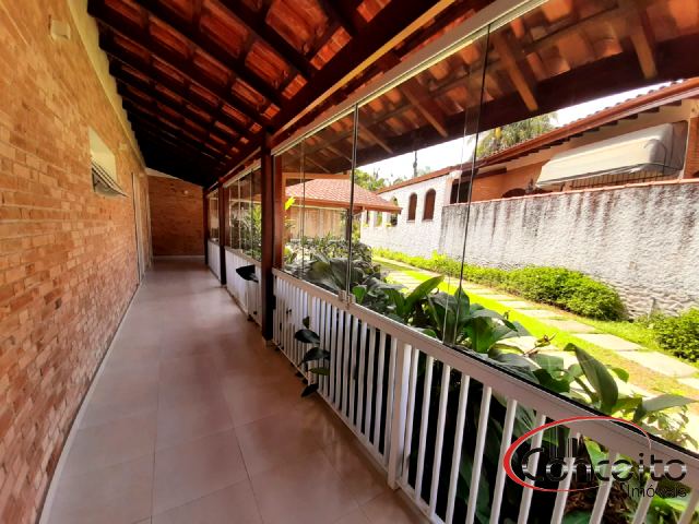 Casa com 6 suítes a 30mts da Praia!