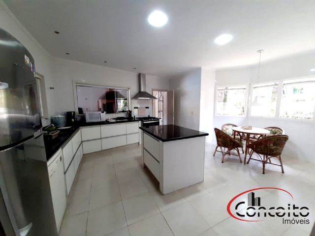 Casa com 6 suítes a 30mts da Praia!