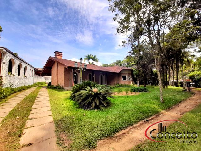 Casa com 6 suítes a 30mts da Praia!