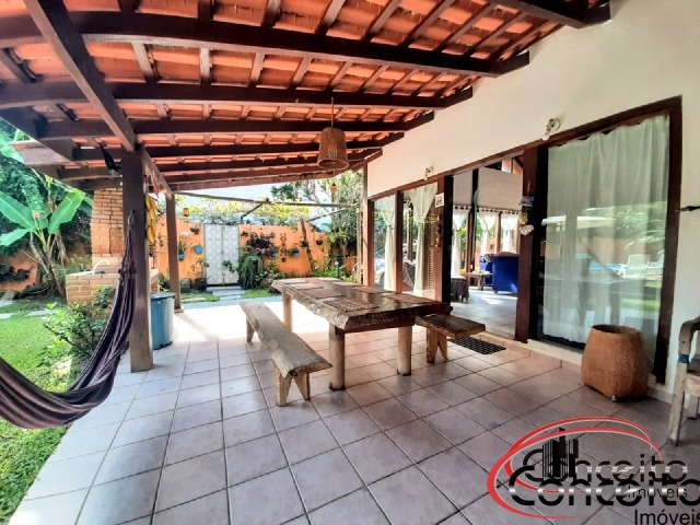 Casa com 4 dormitórios em excelente localização!