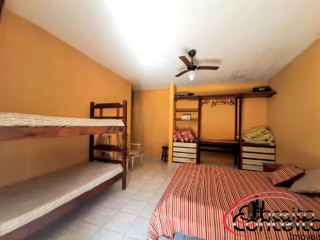 Casa com 4 dormitórios em excelente localização!