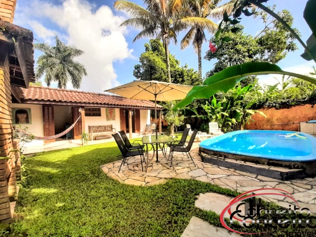 Casa com 4 dormitórios em excelente localização!