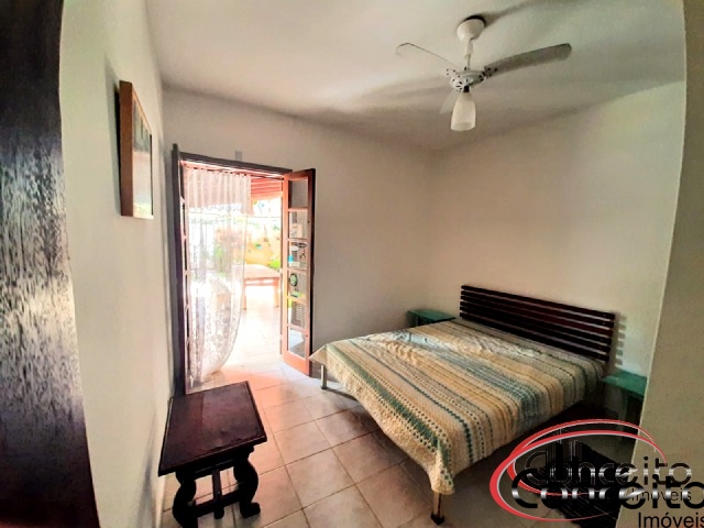 Casa com 4 dormitórios em excelente localização!