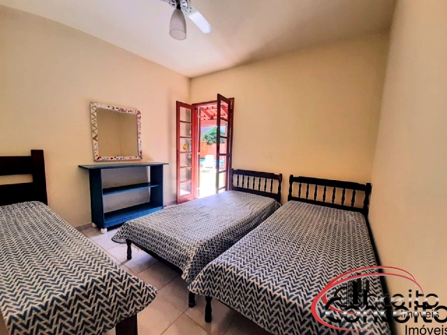 Casa com 4 dormitórios em excelente localização!