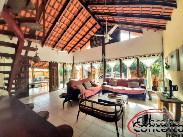 Casa com 4 dormitórios em excelente localização!