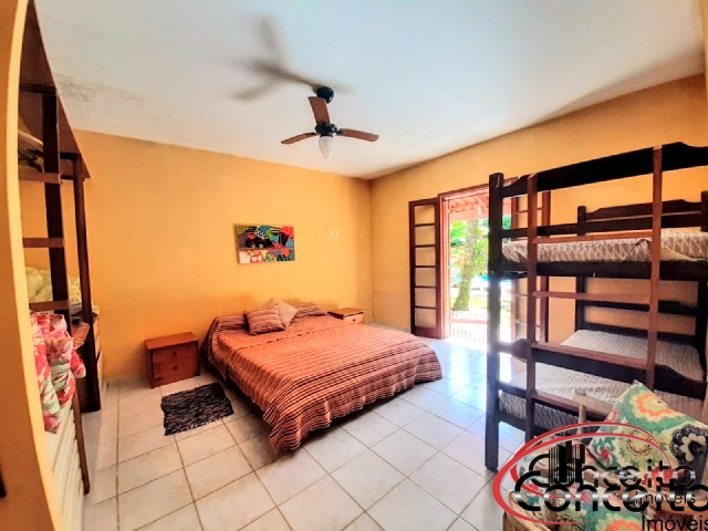 Casa com 4 dormitórios em excelente localização!