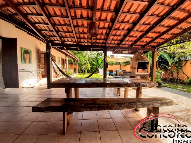 Casa com 4 dormitórios em excelente localização!