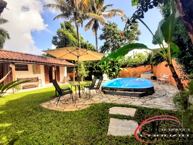 Casa com 4 dormitórios em excelente localização!