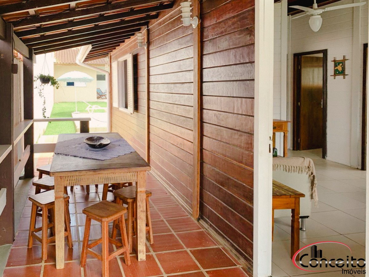 Casa Pré Moldada com 3 Dormitórios e Piscina!