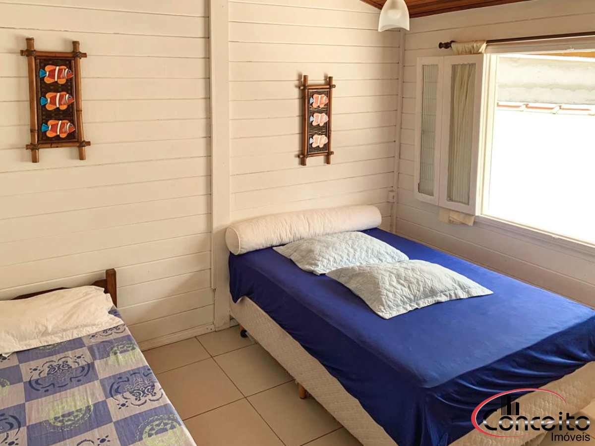 Casa Pré Moldada com 3 Dormitórios e Piscina!