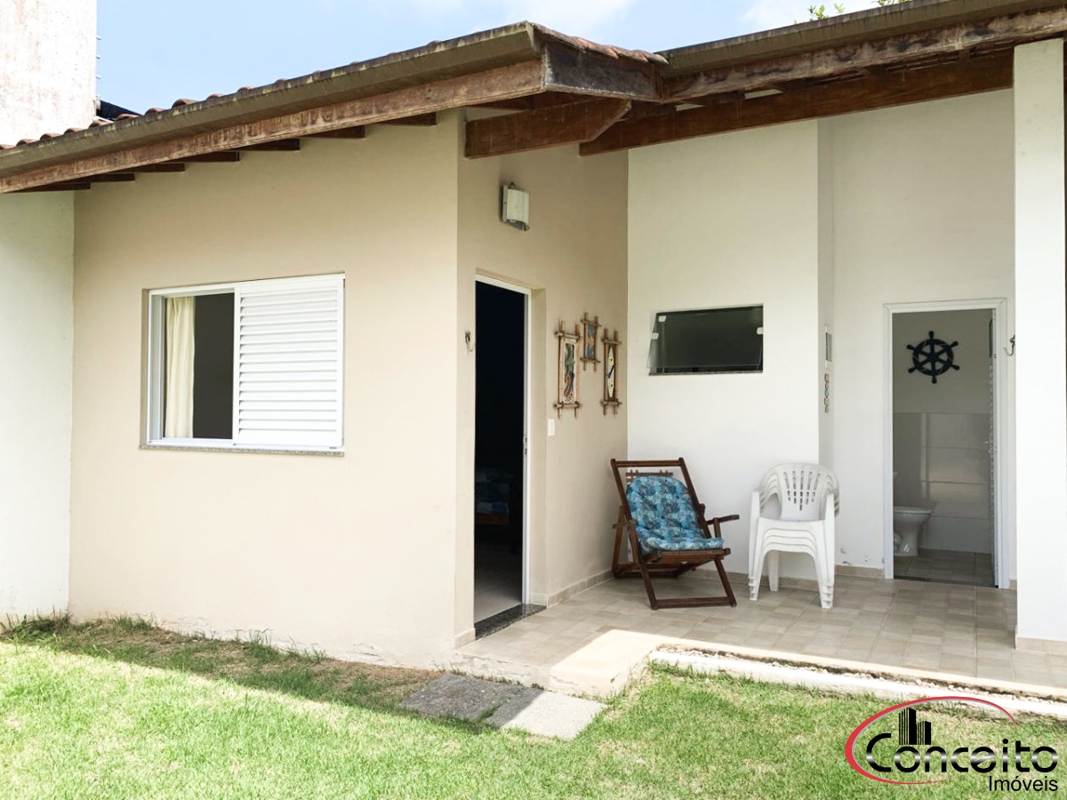 Casa Pré Moldada com 3 Dormitórios e Piscina!