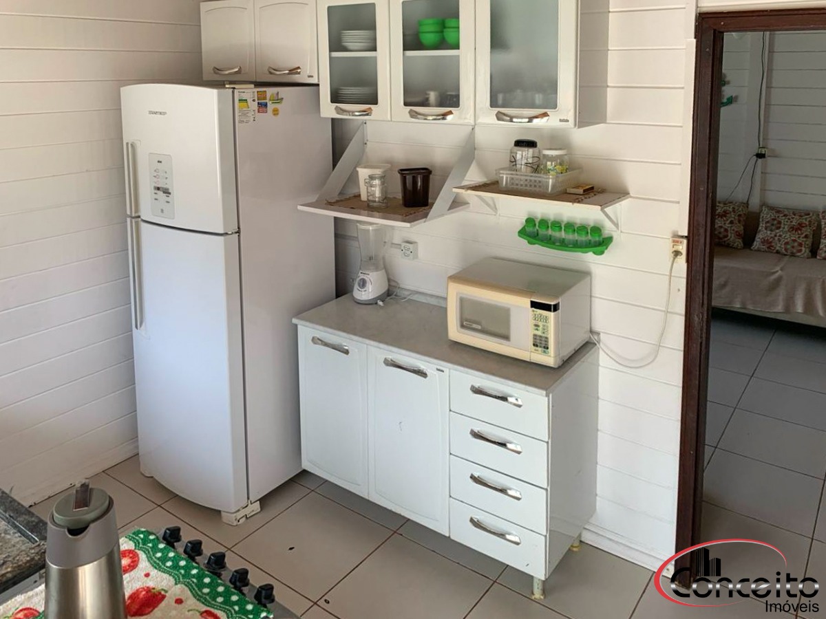 Casa Pré Moldada com 3 Dormitórios e Piscina!
