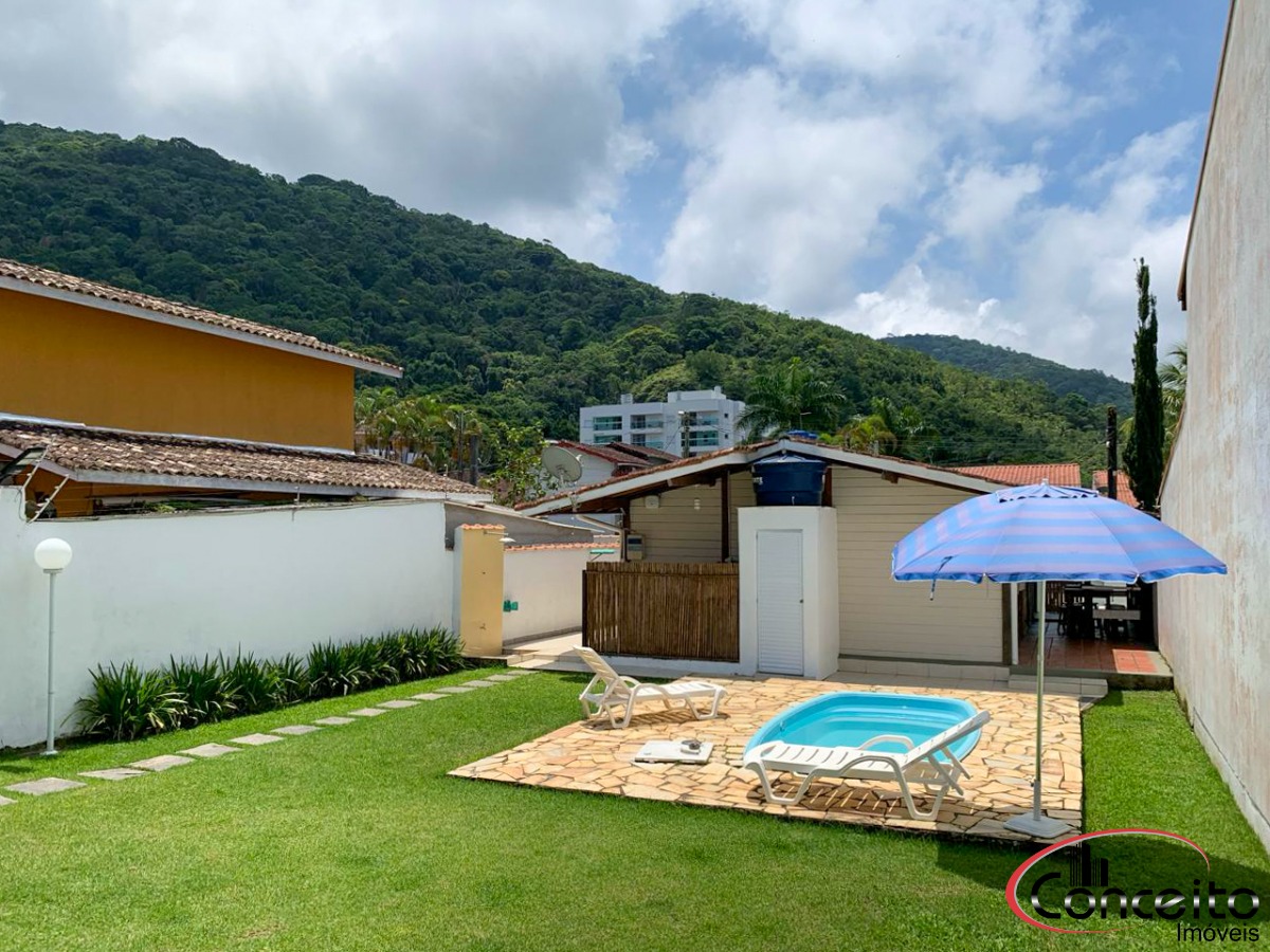 Casa Pré Moldada com 3 Dormitórios e Piscina!