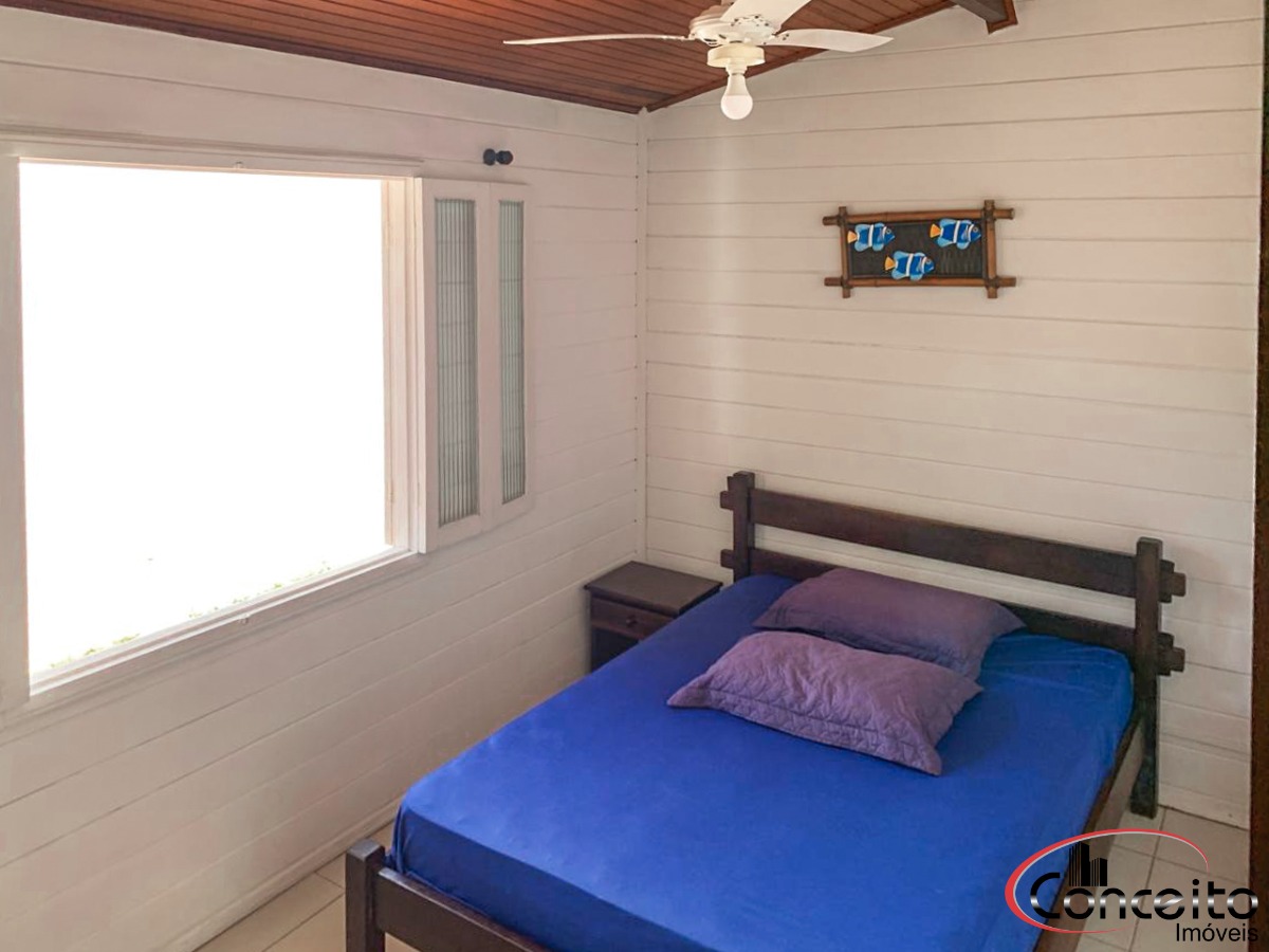Casa Pré Moldada com 3 Dormitórios e Piscina!
