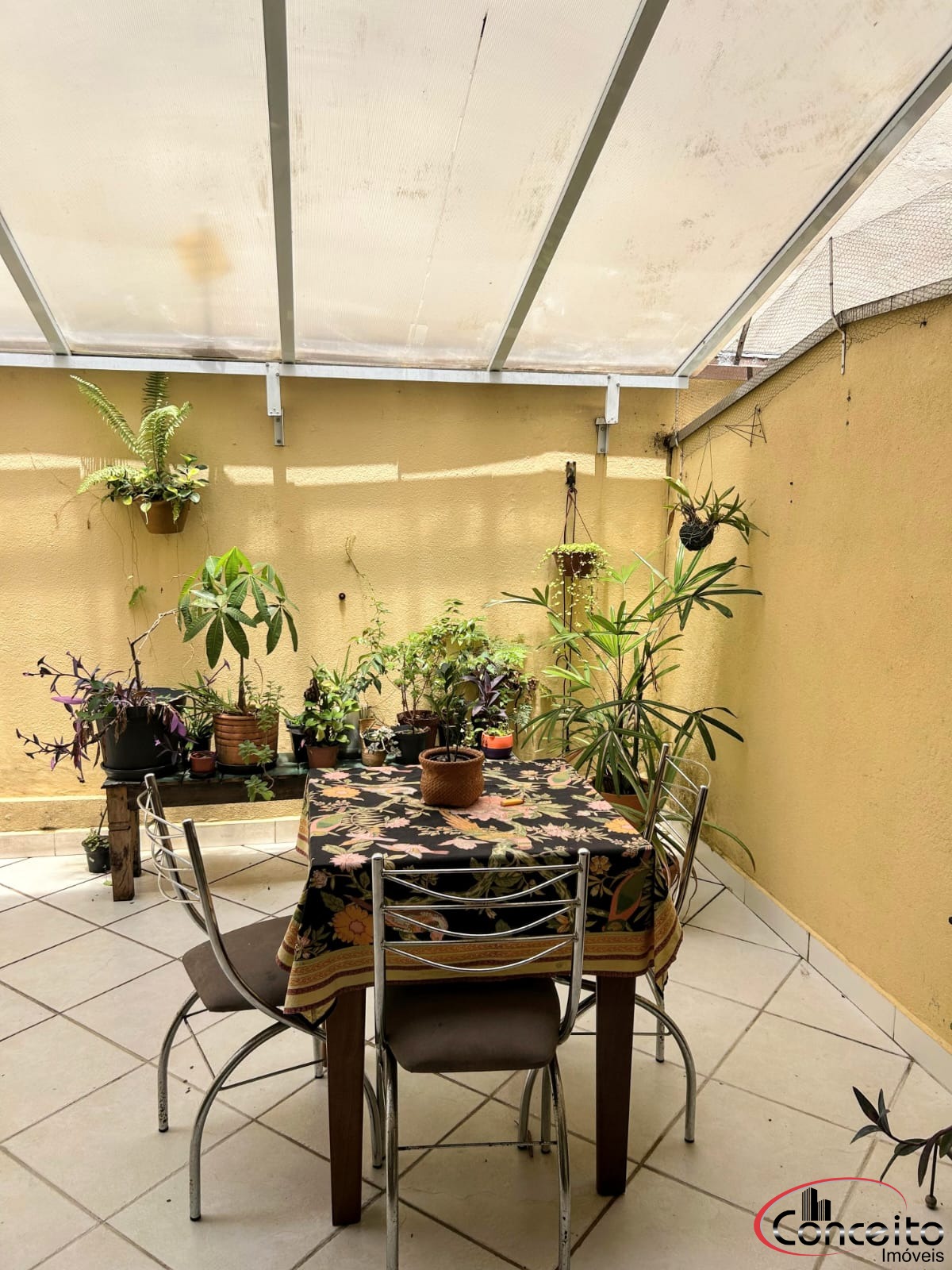 Apartamento térreo com 2 dormitórios!