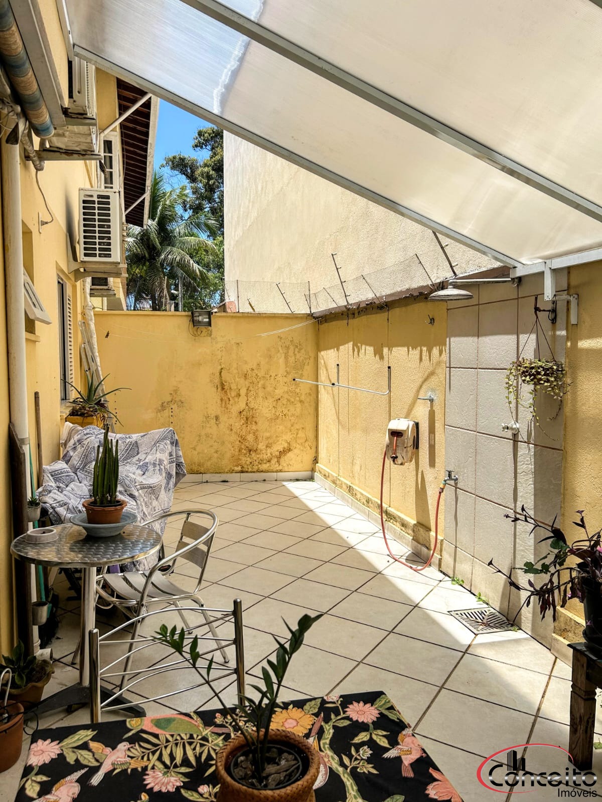 Apartamento térreo com 2 dormitórios!