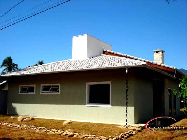 Casa nova com 3 dormitórios em condomínio fechado!