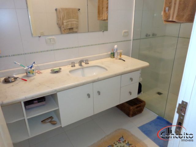 Casa com 6 suítes a 30mts da Praia!