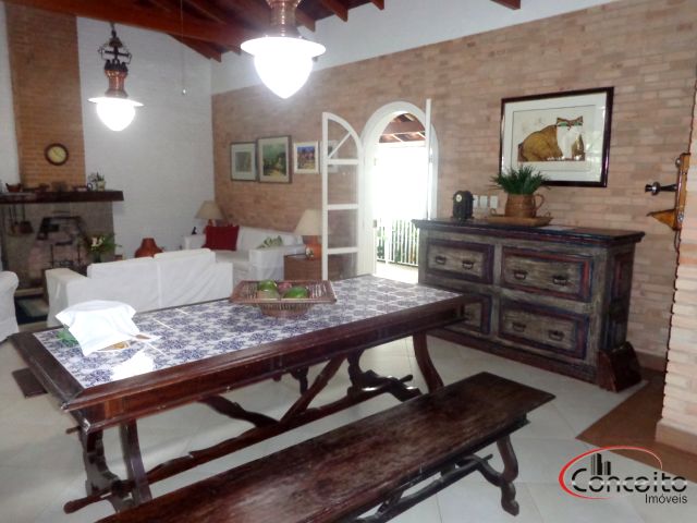Casa com 6 suítes a 30mts da Praia!