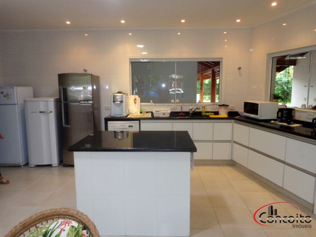 Casa com 6 suítes a 30mts da Praia!