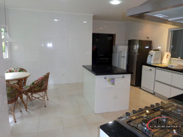 Casa com 6 suítes a 30mts da Praia!