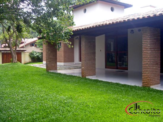 Casa com 4 Suítes a 30mts da Praia!