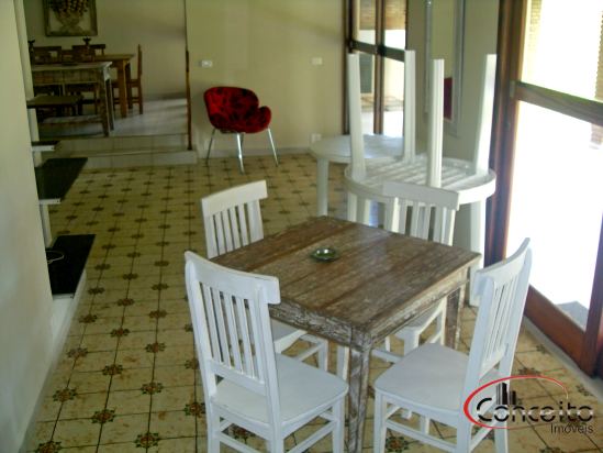 Casa com 4 Suítes a 30mts da Praia!