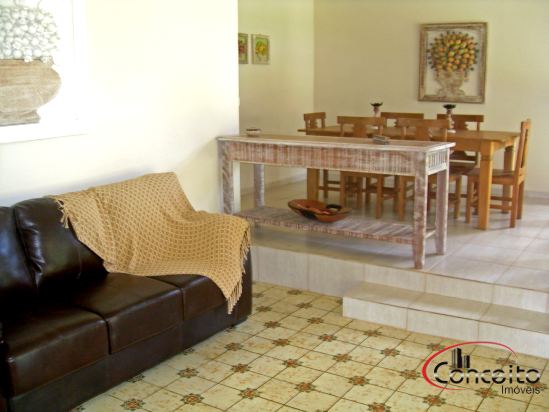 Casa com 4 Suítes a 30mts da Praia!