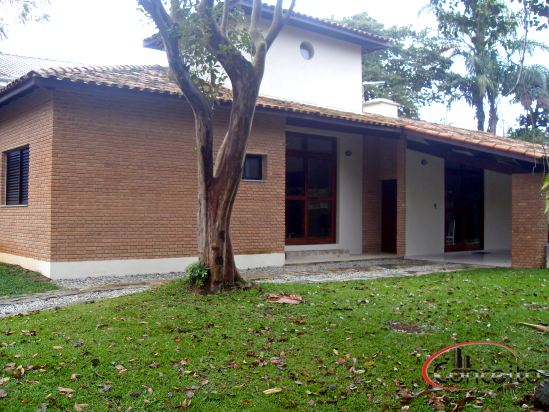 Casa com 4 Suítes a 30mts da Praia!