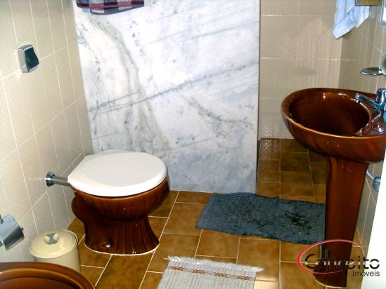 Casa com ponto comercial na área central de Ubatuba!