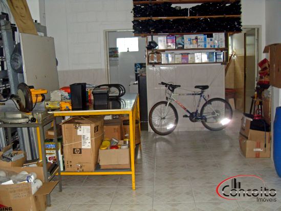 Casa com ponto comercial na área central de Ubatuba!